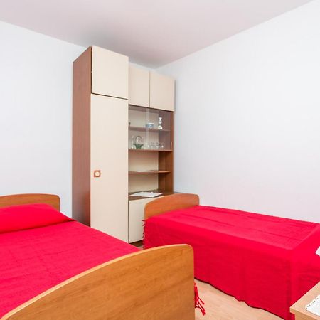 Apartments By The Sea Seget Vranjica, Trogir - 1038 외부 사진