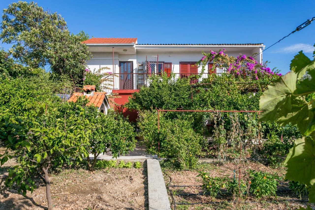 Apartments By The Sea Seget Vranjica, Trogir - 1038 외부 사진