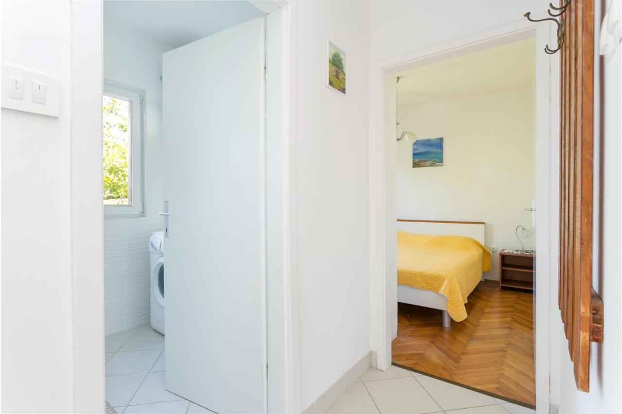 Apartments By The Sea Seget Vranjica, Trogir - 1038 외부 사진