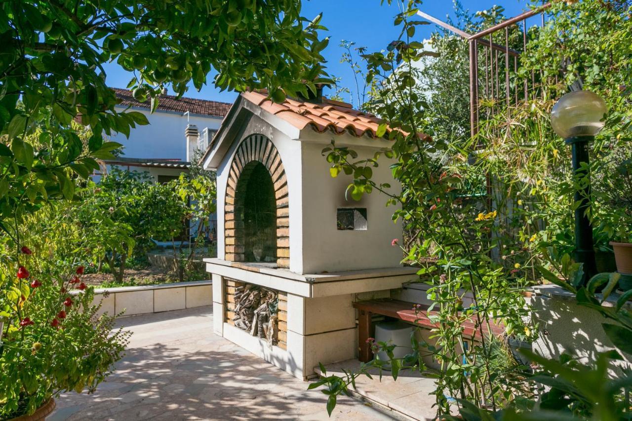 Apartments By The Sea Seget Vranjica, Trogir - 1038 외부 사진