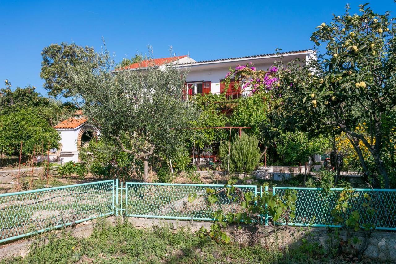 Apartments By The Sea Seget Vranjica, Trogir - 1038 외부 사진