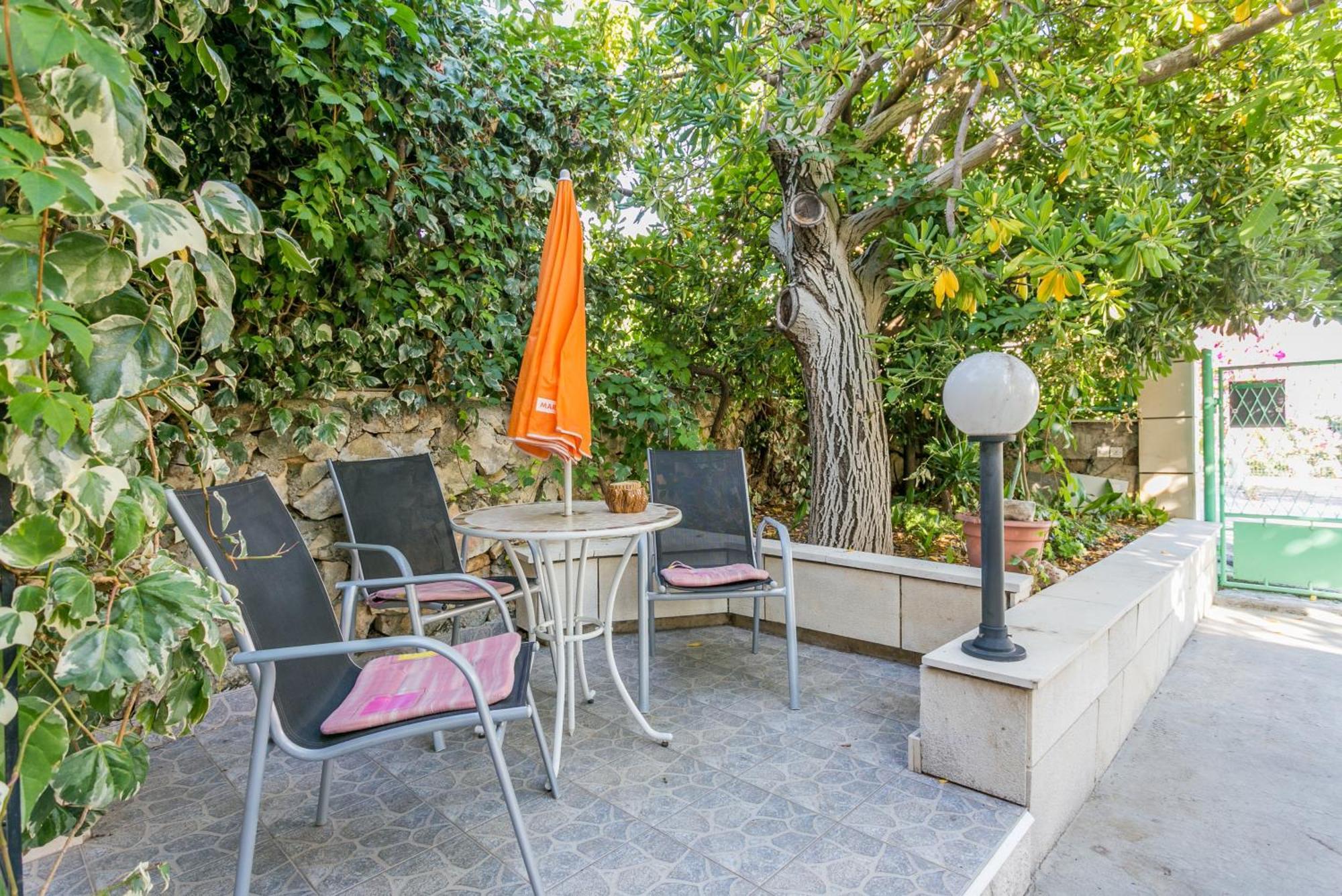 Apartments By The Sea Seget Vranjica, Trogir - 1038 외부 사진