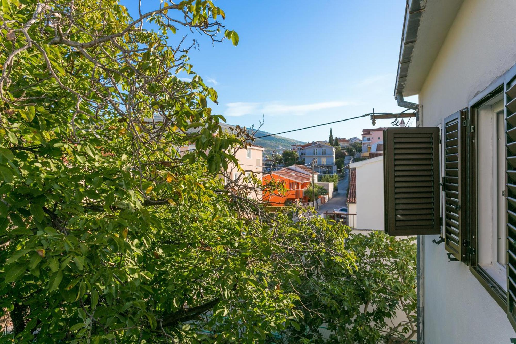 Apartments By The Sea Seget Vranjica, Trogir - 1038 외부 사진