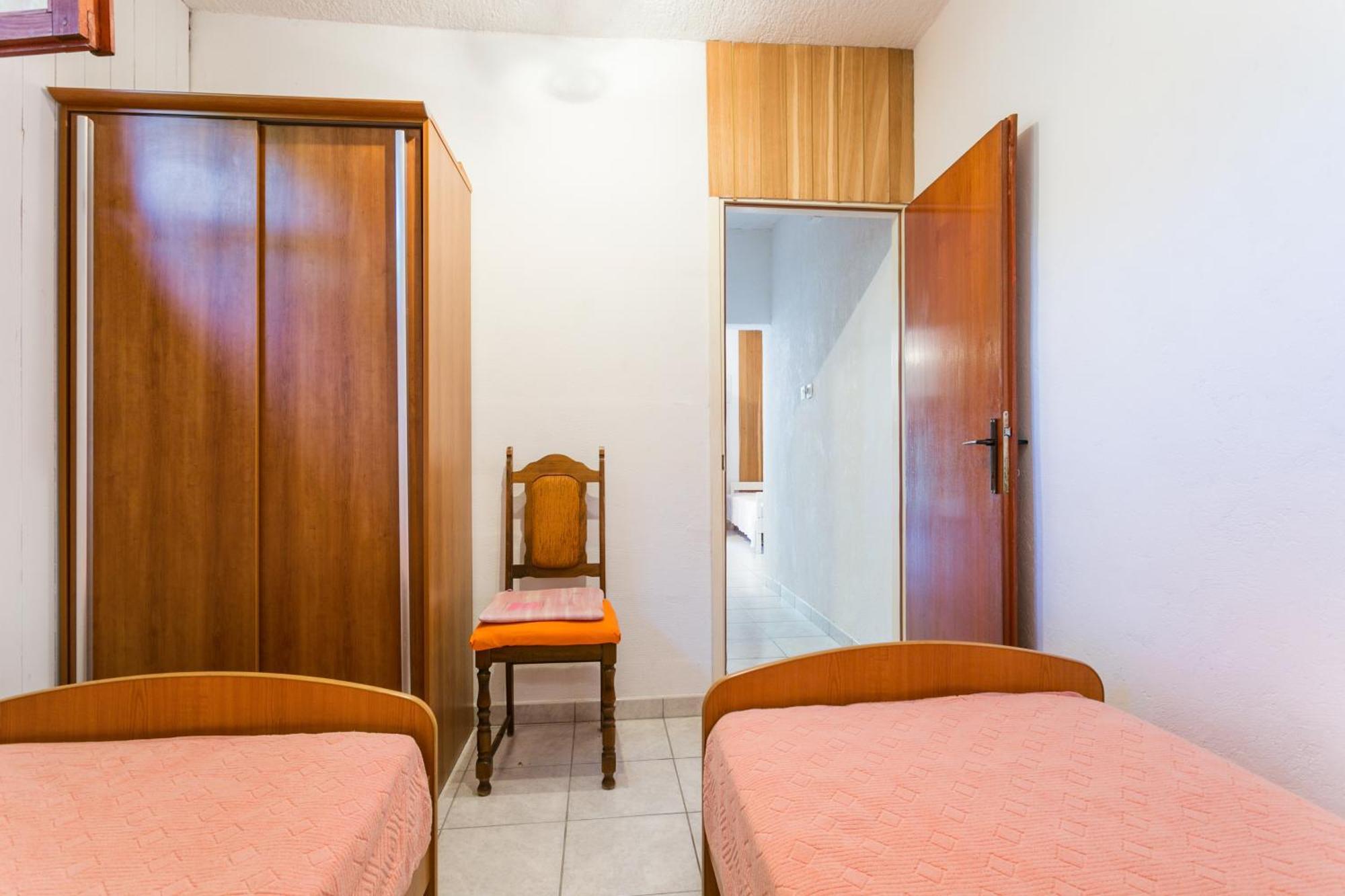 Apartments By The Sea Seget Vranjica, Trogir - 1038 객실 사진