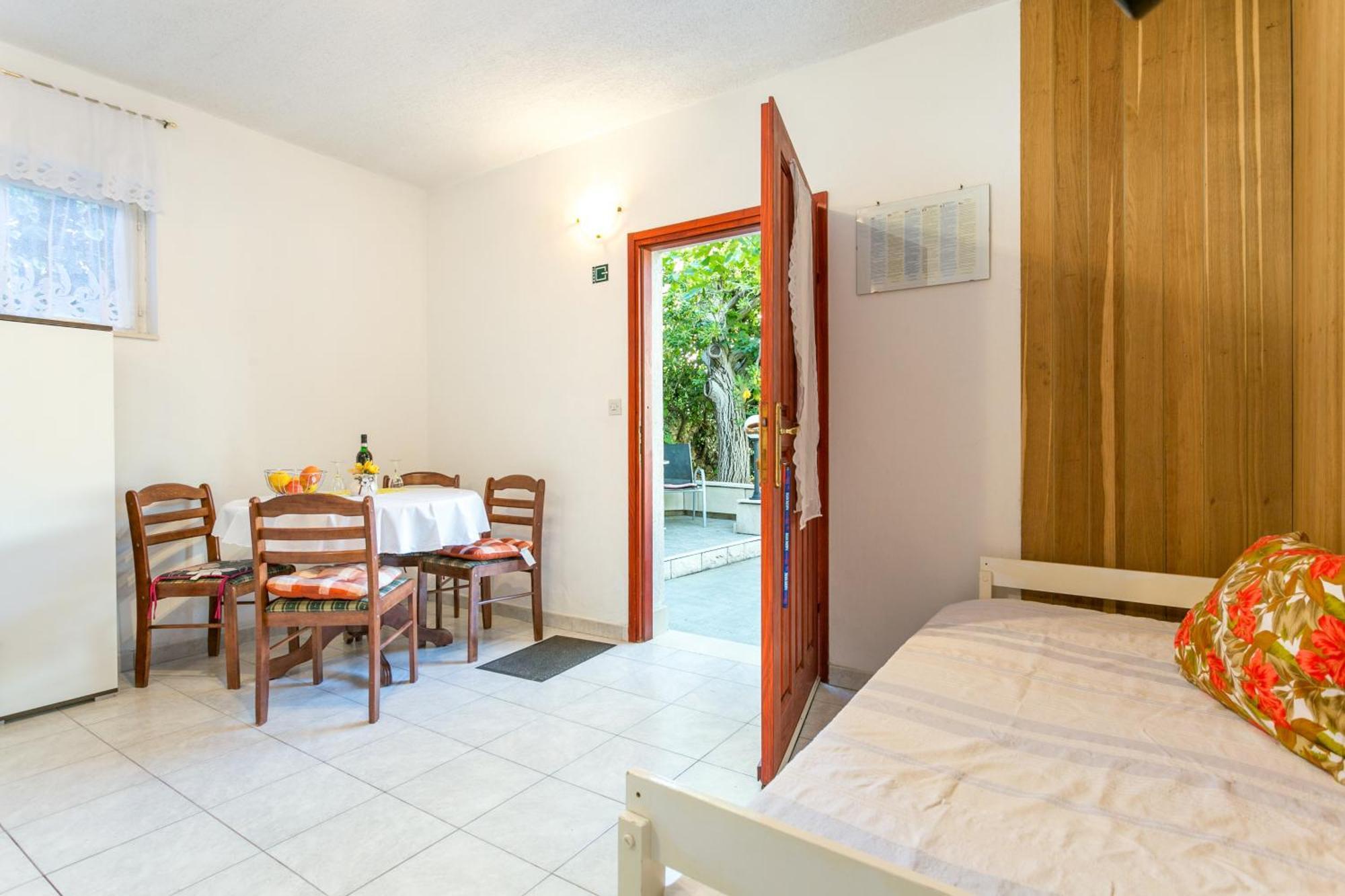 Apartments By The Sea Seget Vranjica, Trogir - 1038 객실 사진